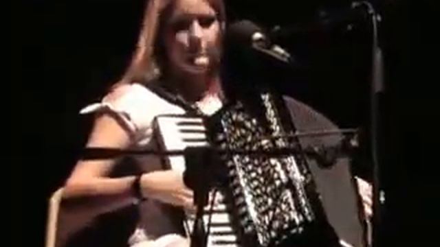 Harriet Bartlett "White Dress" смотреть онлайн