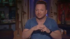 Владимир Глазунов читает стихи Оксаны Варушкиной "Господь, храни особенных..."