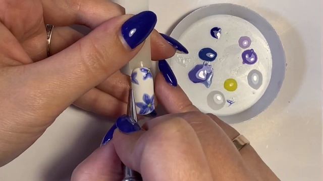 МК Цветы. Популярный дизайн. Синие цветы на ногтях. Ногти. Маникюр/ Легкий дизайн смотреть онлайн