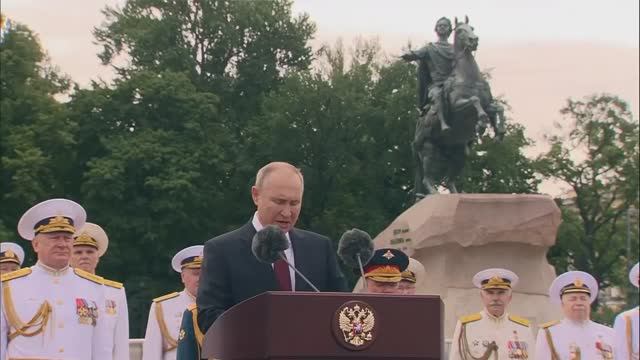 Владимир Путин рассказал о новейшем вооружении флота. (Парад ВМФ-2021). смотреть онлайн