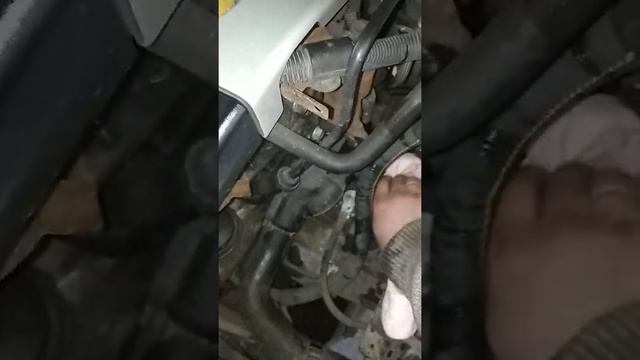 Замена масла в КПП механика F 23 двигательZ22 SE Бензи Сложного нечего нет. смотреть онлайн