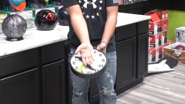 Can a Clock Help Your Bowling Game | Quick Tip to Understand Bowling Releases смотреть онлайн