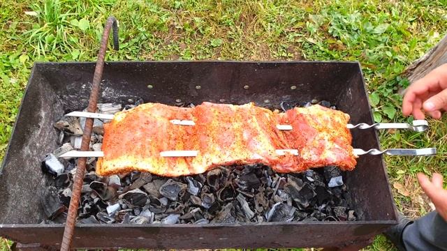 ВОТ ЭТО РЕБРЫШКИ | СВИНЫЕ РЕБРА НА МАНГАЛЕ | BBQ RIBS смотреть онлайн