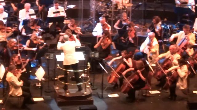 I Want To Break Free - Royal Philharmonic Orchestra - Symphonic Queen - Royal Albert Hall-06/10/201 смотреть онлайн