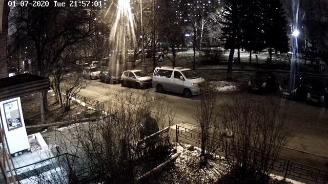 Москва, Ясенево, уютная камера во дворе. Live ptz. смотреть онлайн