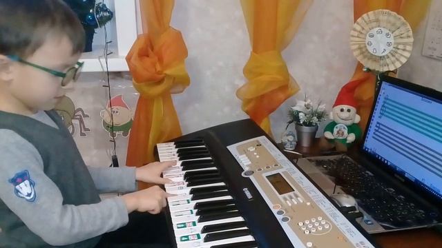 SOFT MOZART Winter Recital 2019-2020 Dima (6) plays Cornflower Russian folklore смотреть онлайн
