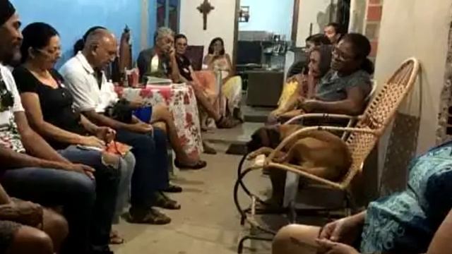 Пёс приходит на похороны хозяйки и делает то, от чего слёзы наворачиваются на глазах! смотреть онлайн