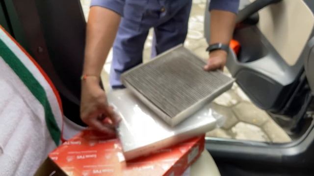 Polo 6R 1.6 TDI service - Changing cabin air filter смотреть онлайн