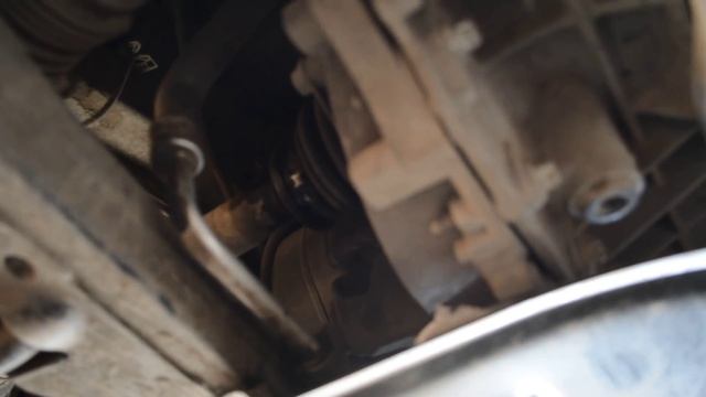 Течь сальника привода Рено Логан/Renault Logan