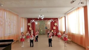 Танец "Цветы для мамы"