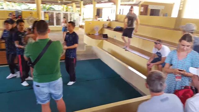 Шоу со змеями. Тайланд. Пхукет. смотреть онлайн