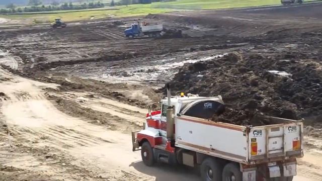 VUE Terrace Homes - Site Works Underway смотреть онлайн