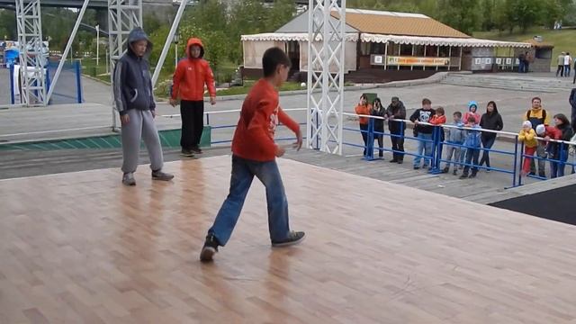 Отборочные. Парни vs Еж и Леша смотреть онлайн