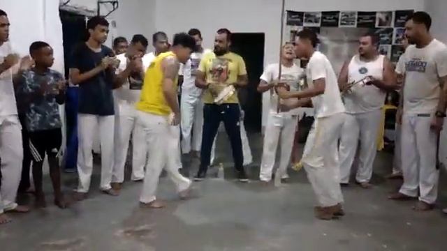 Associação de capoeira Axé Iúna Mestre Nestor смотреть онлайн