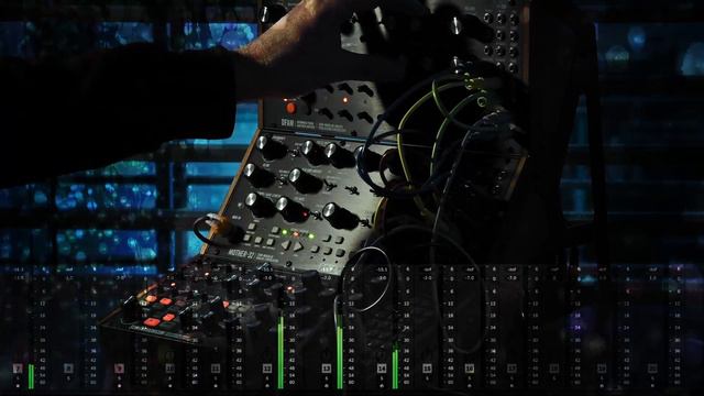 Moog Sound Studio 3 meets VST Synths - "r e s e t" смотреть онлайн