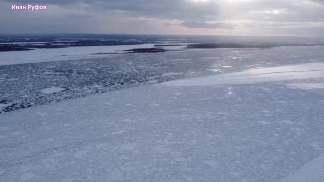 Осенний ледоход на реке Лена под якутским городом Покровск. 9 ноября 2021 года #Ледоход #Река_Лена смотреть онлайн