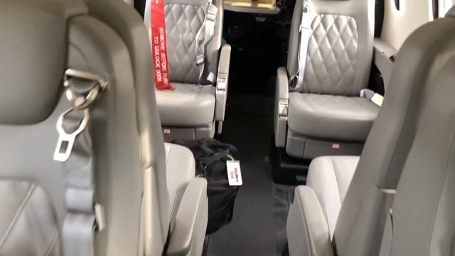 Tour of a Learjet 75 at GRR, (KGRR). смотреть онлайн