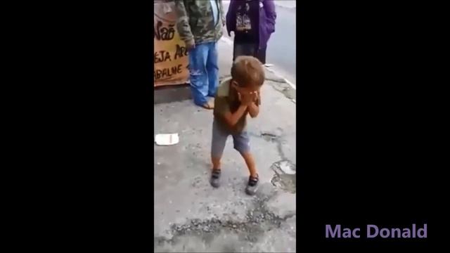 Vídeo Engraçado De Crianças Dançando.