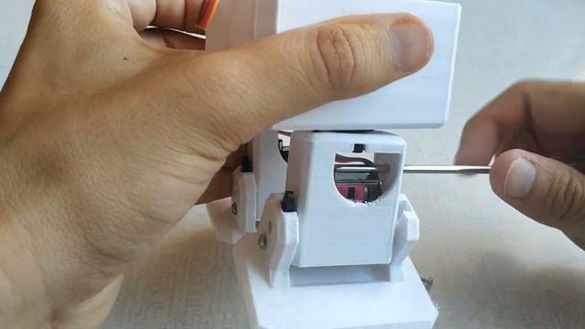How to build your own Otto DIY; 3D printable bluetooth robot, code with Arduino, fully opensource смотреть онлайн