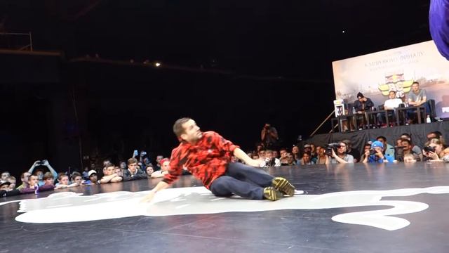 Red Bull BC One Russian Cypher 2014, Moscow - 1/4 battle 4 смотреть онлайн