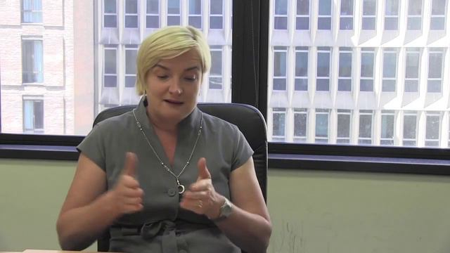 Delivering a winning presentation - A chat with Maureen Bell смотреть онлайн