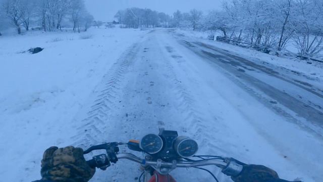 Езда на Дельте зимой по льду (побил мотоцикл) смотреть онлайн