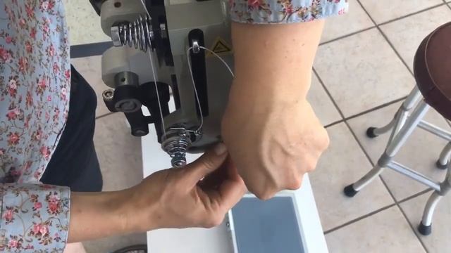 How to thread an industrial leather sewing machine смотреть онлайн