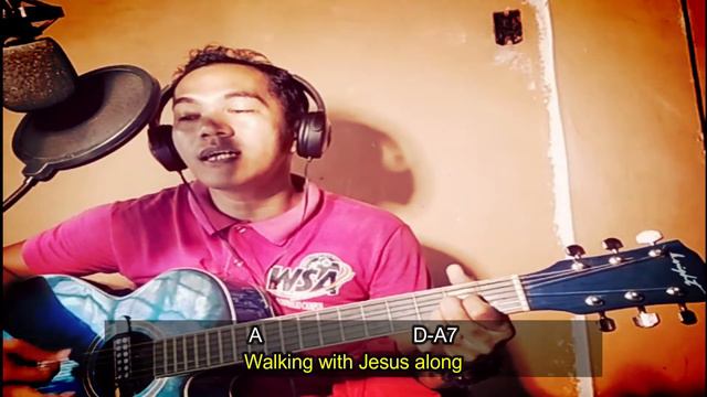 WALKING WITH JESUS // Lyrics & Chords смотреть онлайн