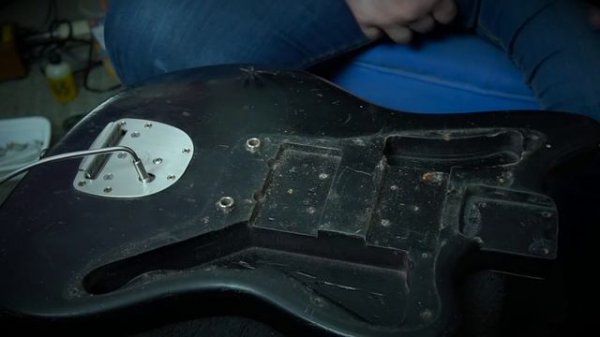 1960 FENDER JAZZMASTER : A LOOK INSIDE THE AWESOME OFFSET!