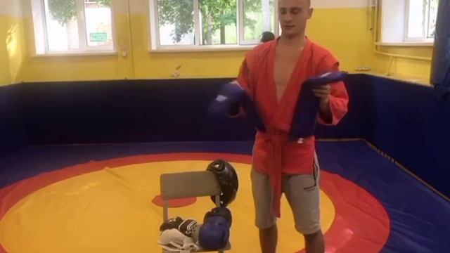Рукопашный бой и самооборона. Скворцов Валерий Вячеславович. Экипировка смотреть онлайн