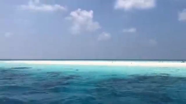 Stunning view of Huvadhoo смотреть онлайн
