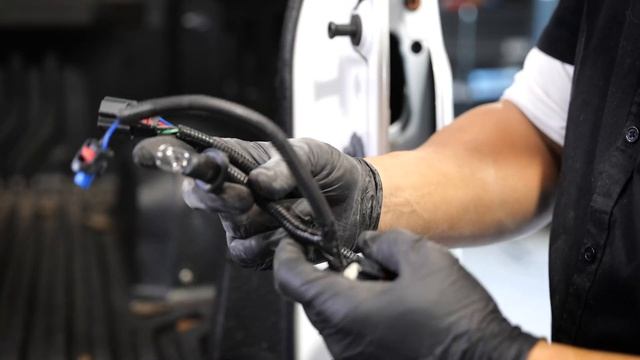 2019-2022 Chevrolet Silverado - Factory OEM LED Tail Light Installation How-To - Infotainment.com смотреть онлайн