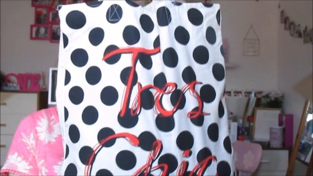 Whats in my entertainment bags?! l Girlslovehauls x смотреть онлайн