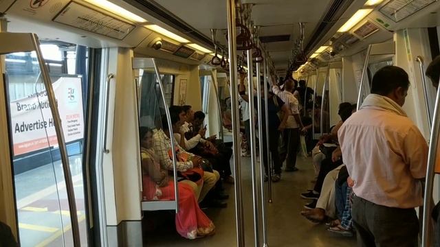 Delhi Metro Tour| Delhi to Gurgaon Journey in Delhi Metro смотреть онлайн