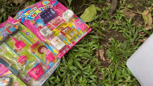 Mencari Mainan Boneka Barbie Rumah Memasak Es Krim Kuda Poni Hewan Ice Cream Dapur Kompor Masak luc смотреть онлайн