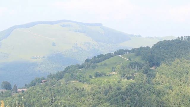 Первая летняя прогулка в горах. Июнь 2022. Гигантская скамейка. Северная Италия #горы #ходьба смотреть онлайн