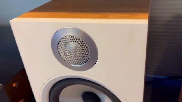 3 Things To Know About The Bowers & Wilkins 607 S2 смотреть онлайн