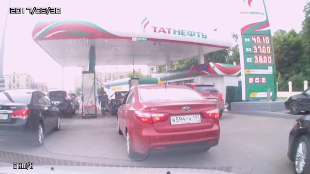 ХИТРОЖОПАЯ ДУРА НА ЛЕКСУСЕ ЗАНЯЛА ОЧЕРЕДЬ СРАЗУ НА ВСЕ КОЛОНКИ смотреть онлайн