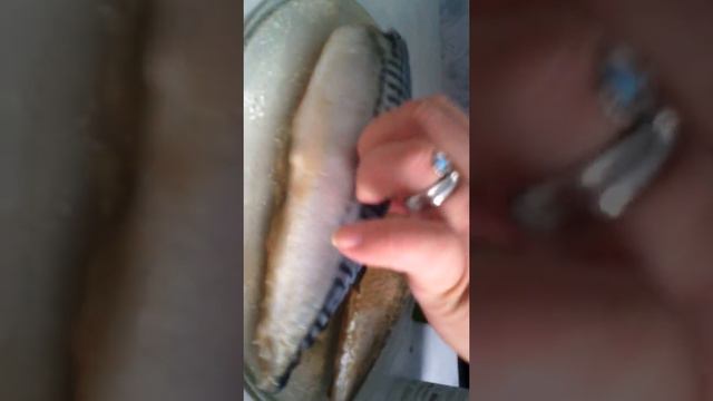 Засаливаем рыбу, волше-е-ебным продуктом. смотреть онлайн