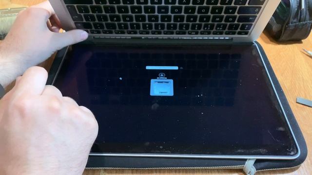 Не загружается MacBook Pro 13 A1502 Early 2015 смотреть онлайн