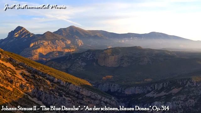 Strauss II: The Blue Danube Waltz - Op. 314 - Orchestral Classical Music смотреть онлайн