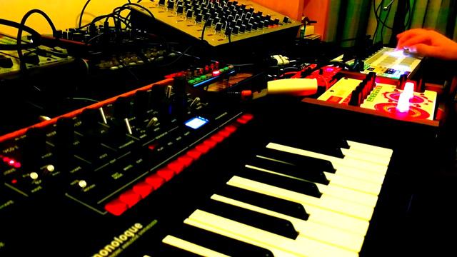 #Jamuary2018 24 (Monologue, Atmegatron, Dark Energy, Volca FM, microGranny DRM1, BeatStep Pro) смотреть онлайн