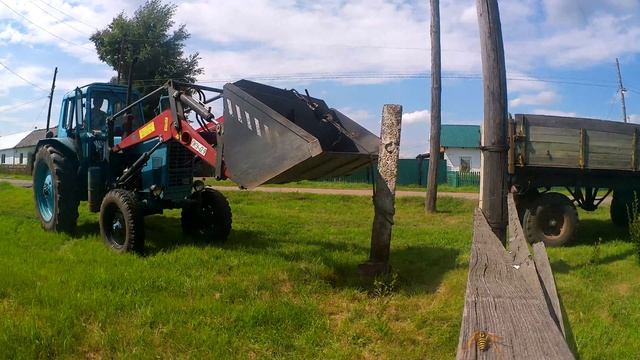 Как МТЗ 80 столб бетонный вытащил смотреть онлайн