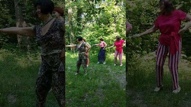 "Стильные Бабочки" танцуют хулу - древний гавайский танец. смотреть онлайн
