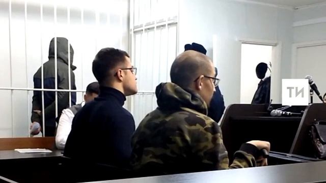 В Набережных Челнах судят автовладельца, который больше десяти раз ударил ножом соседа смотреть онлайн
