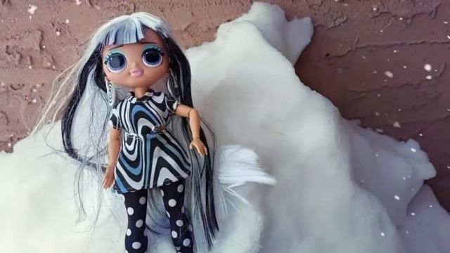 CHECK the amazing snowy photosession for LOL OMG Groovy babe ❄ смотреть онлайн