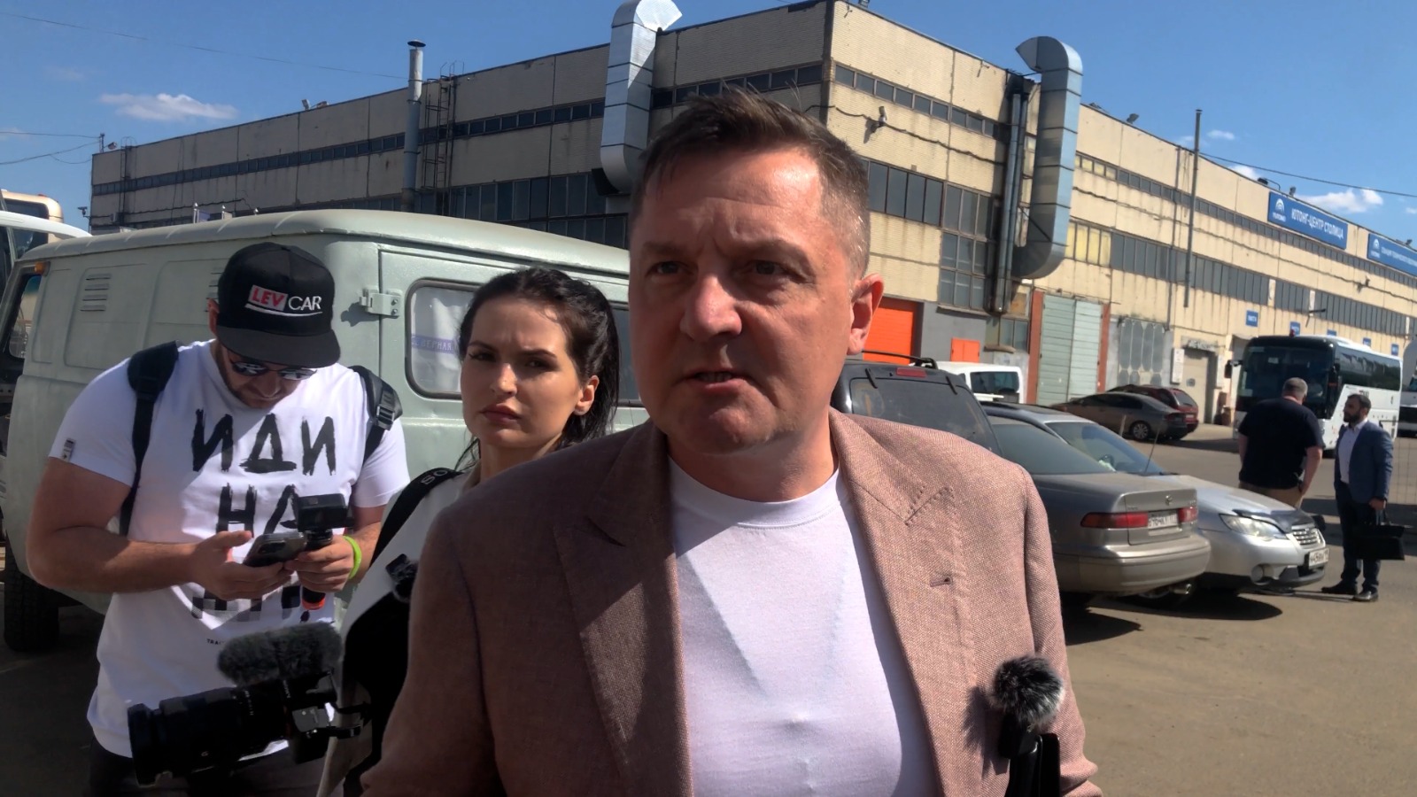 Левкар и МПЦ - Ко мне приехал Цирк! смотреть онлайн