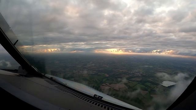 A320 Cockpitview - Cloudsurfing Into Nantes Atlantique Airport NTE