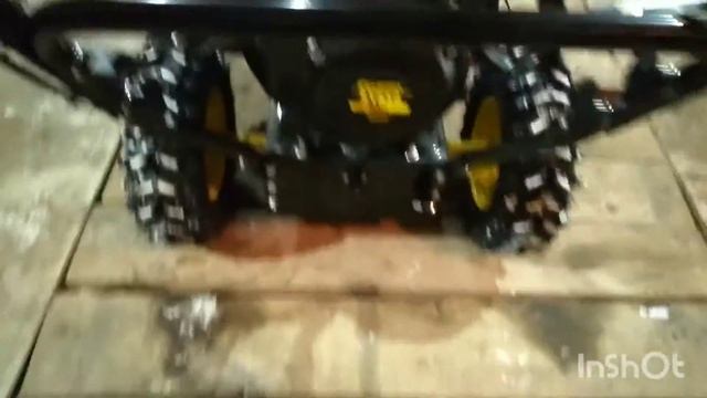Снегоуборщик CHAMPION ST556 - краткий обзор и уборка снега. смотреть онлайн