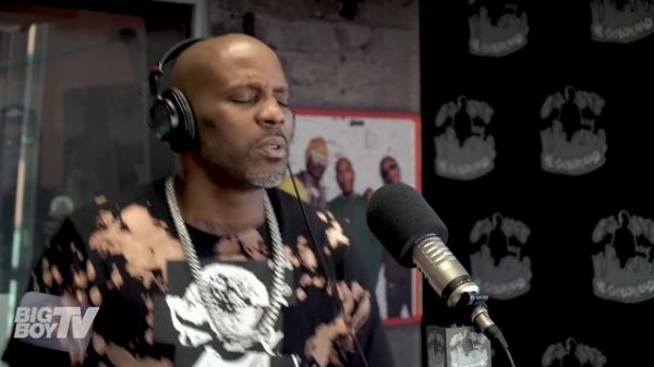 DMX Performs LIVE in The Neighborhood!